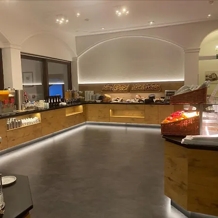 - Marco Polo Alpina Familien-&sporthotel Hotel 4*