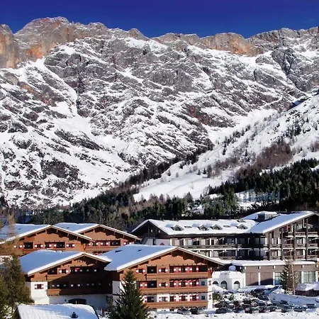 - Marco Polo Alpina Familien- & Отель