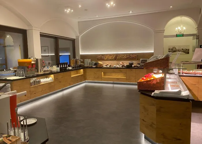 - Marco Polo Alpina Familien- & Hotell 4*